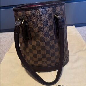 Authentic Louis Vuitton Damier bucket bag